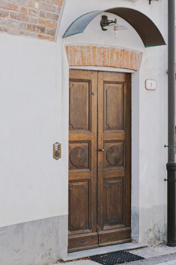 Casa Lobe - Charming Apartment In Village Centre La Morra Exterior foto