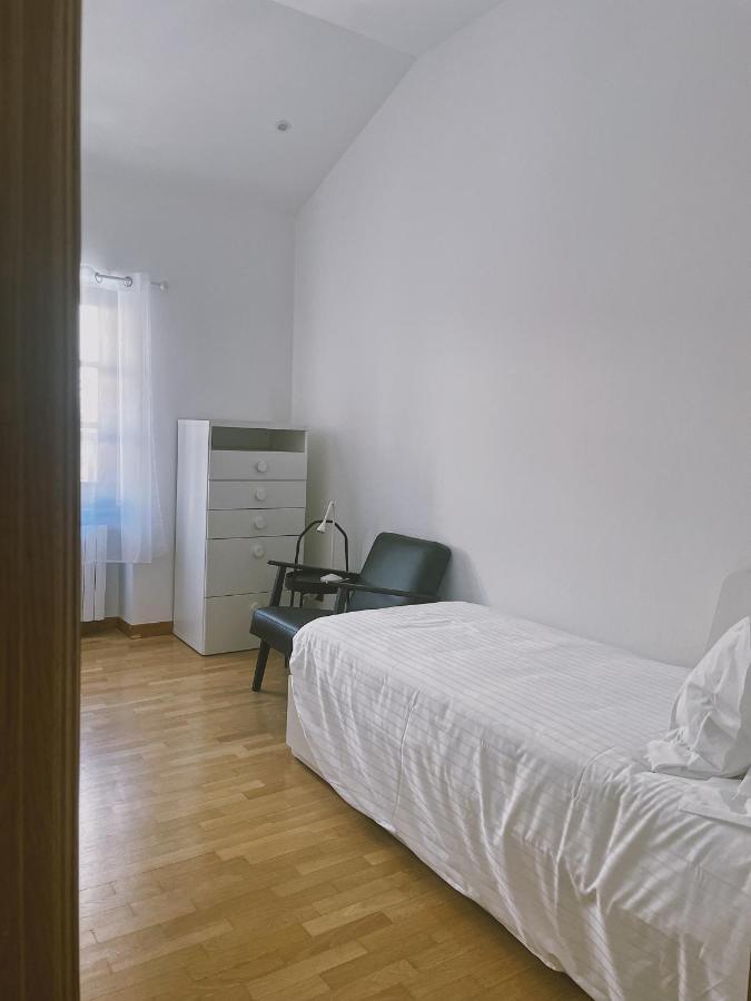 Casa Lobe - Charming Apartment In Village Centre La Morra Exterior foto